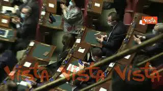 Conte termina intervento in Aula: "Disposto a fare la mia parte. Viva l'Italia". Iv non applaude