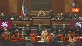 L'applauso per la Segre in Aula al Senato