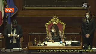 Governo, Renzi si astiene su fiducia