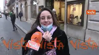 Saldi al ribasso per la crisi, i clienti: “Mettono questi prezzi per evitare la rimanenza”