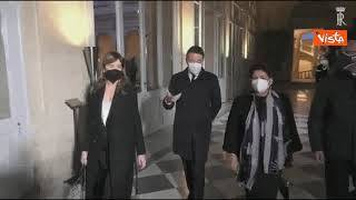 Renzi arriva al Quirinale per le consultazioni. Con lui Boschi e Bellanova