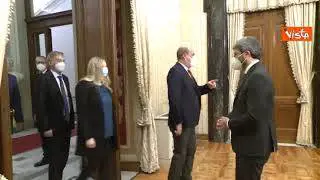 Consultazioni, delegazione Pd da Fico: "Ciao presidente! Come stai?"