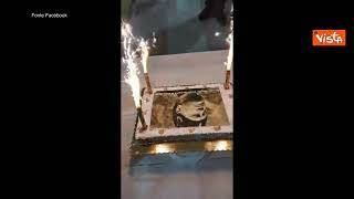 Torta con Mussolini alla festa di pensionamento, è bufera al IV Municipio di Napoli