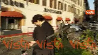 La stampa attende l'arrivo di Beppe Grillo all'Hotel Forum