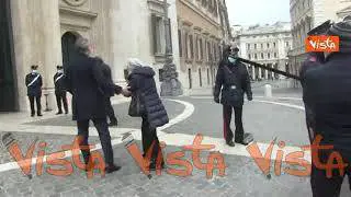 Bonino entra alle consultazioni con Richetti (Azione): “Più bello Draghi o Pannella? Bel match”