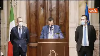 Salvini ironico: "Se avete domande su ministri aspettate delegazione M5s. Se Rousseau permette"