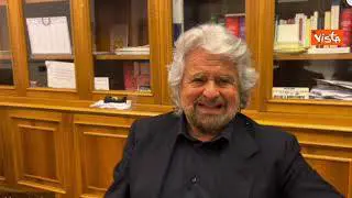 Grillo a popolo M5s: "Aspettiamo un attimo, poi sarete voi a decidere"