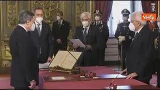 Draghi, il momento del giuramento