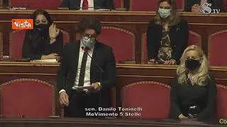 Toninelli (M5S): “Nostra fiducia non sarà incondizionata, io nel 41% che votò no a Governo”