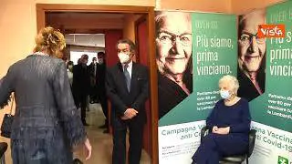 Segre vaccinata al Fatebenefratelli di Milano: "Tanti non vogliono farlo, ma sono pazzi?"