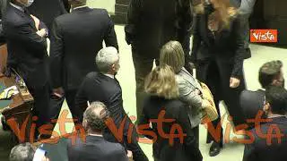 Assembramento in emiciclo al voto di fiducia, la Vicepresidente “I colleghi non riescono a votare”
