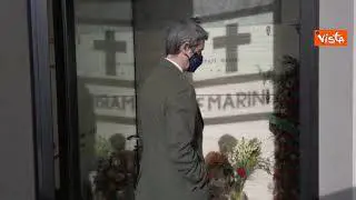 Orlando rende omaggio alla tomba di Franco Marini in Abruzzo