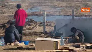 Commissaria UE Johansson in Bosnia-Erzegovina, le immagini del campo profughi di Lipa (EbS)