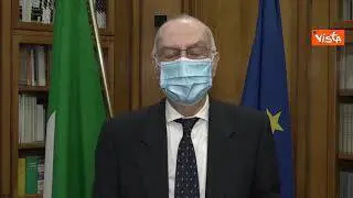 Covid, Rezza: "Casi in lieve crescita, tenere sotto controllo diffusione varinanti"