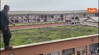 Disastro a Camogli, frana una parte del cimitero e le bare finiscono in mare