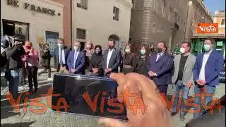 La foto di gruppo dei Sottosegretari della Lega, Salvini: "Scelti perché sono belli"