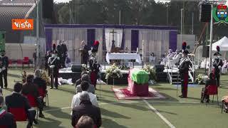 Funerale Attanasio a Limbiate, l’omaggio dei familiari al carabiniere morto per proteggerlo