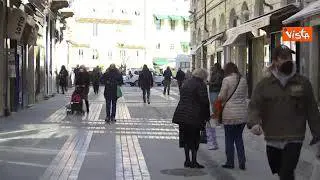 Festival di Sanremo, l'attesa davanti all' Ariston prima della kermesse