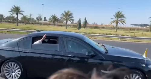 Gli iracheni accolgono il Papa