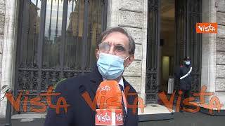 La Russa (FdI): "Piano vaccinale incapace, abbiamo ancora dosi nei frigoriferi"