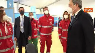 Draghi: "Non ho ancora fatto il vaccino, sto aspettando la chiamata della Regione Lazio"