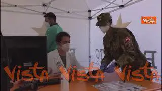 Le immagini del drive-through vaccini inaugurato al Parco Trenno di Milano