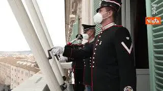 Giornata per le vittime del Covid, al Quirinale bandiere a mezz'asta. Le immagini