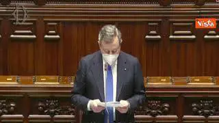 Draghi: "Regioni devono rispettare piano vaccinale e dare priorità agli anziani"