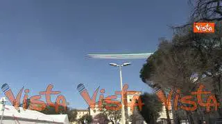 Le Frecce Tricolori passano sopra i cieli di Roma