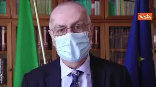 Rezza: "Dati migliorano leggermente, Rt scende a 0.98. Necessario accelerare vaccinazioni"