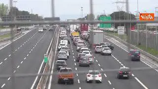 Manifestazione mercatali, bloccata l'autostrada Napoli- Roma