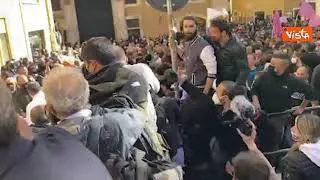Manifestazione ristoratori Montecitorio, tensione e scontri con la Polizia