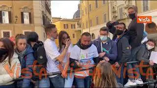 "Non lavoriamo da un anno, così si muore" la disperazione di un manifestante a Montecitorio