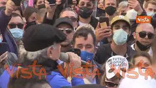 L’attore Enrico Montesano alla manifestazione contro le chiusure a Montecitorio
