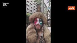 Ecco i due sciamani a confronto, l’americano Jake Angeli e il modenese Hermes Ferrari