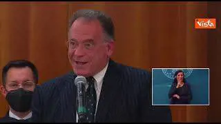 Cecchio Paone a Draghi in conferenza stampa: "Mario, ricordati di digitalizzare il Paese"