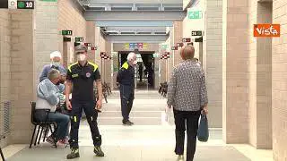 Fontana in visita nel centro vaccinale di Villa Erba a Cernobbio (Co)