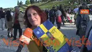 “È in atto una «falsemia»”, i manifestanti negazionisti della Marcia della Liberazione a Roma