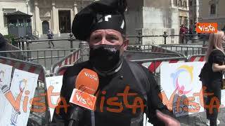 “Vogliamo una data certa”. I lavoratori del settore matrimoni alla protesta di Montecitorio