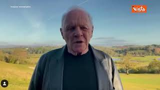 Anthony Hopkins vince l’Oscar per miglior attore protagonista, il ringraziamento su Instagram