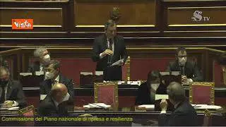 Lapsus di Draghi: "Onorevoli deputati", in Aula lo correggono "Siamo in Senato"