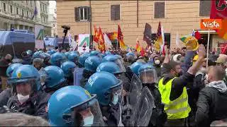 Tensione alla protesta dei lavoratori Alitalia, scontri tra la polizia e i manifestanti