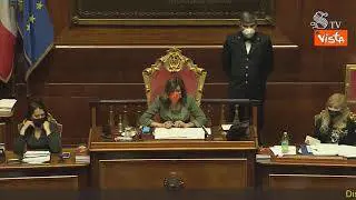 Centrosinistra in piedi dopo intervento di Speranza in Senato, applausi anche da centrodestra