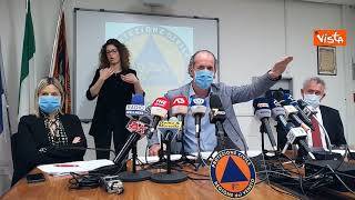 Zaia: “I centri vaccinali non li chiuderemo per anni”