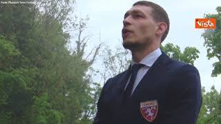 Grande Torino, Belotti legge i nomi delle vittime della tragedia di Superga solo davanti alla lapide