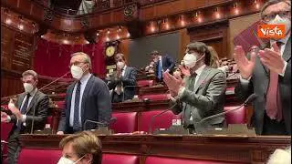 "Siamo tutti Condorelli", il Pd mostra i torroncini in Aula alla Camera