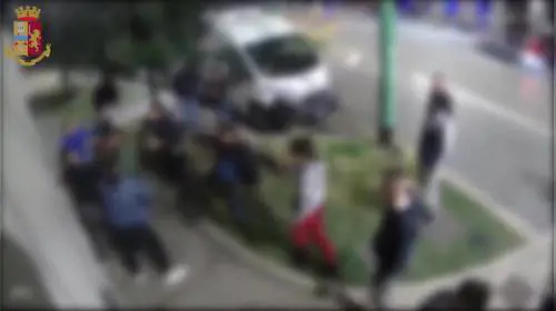 L'aggressione del branco in Darsena ripresa dalle telecamere