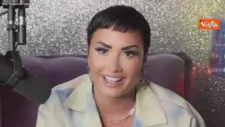 La cantante Demi Lovato: "Non mi identifico nel genere binario, chiamatemi col pronome «loro»"