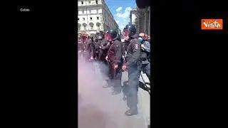 Protesta dei Cobas a Montecitorio, violento scontro tra manifestanti e Polizia