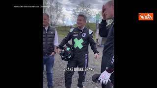 Il Principe William alla guida di un Suv elettrico da gara